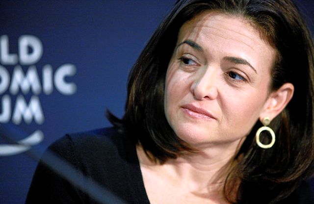 Sheryl Sandberg nuk është më COO e Facebook