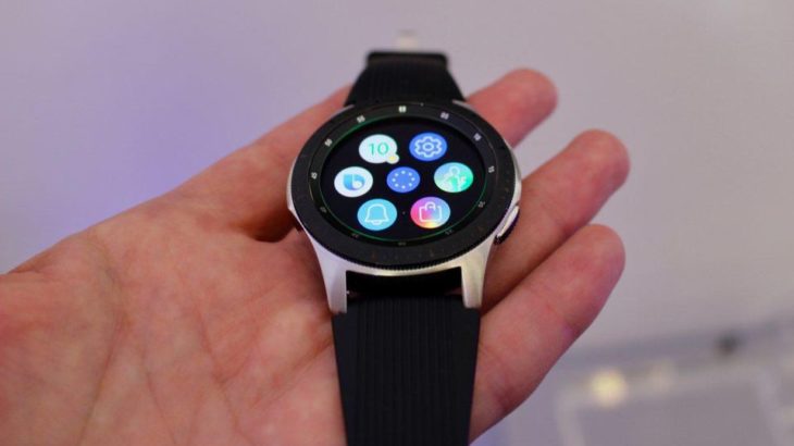 Me orën inteligjente Galaxy Watch Samsung braktis markën Gear