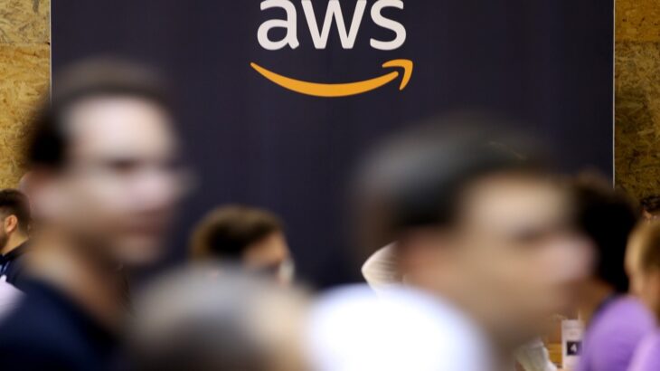 Amazon i bashkohet garës AI me platformën Bedrock